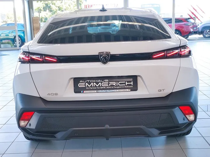 Peugeot 408