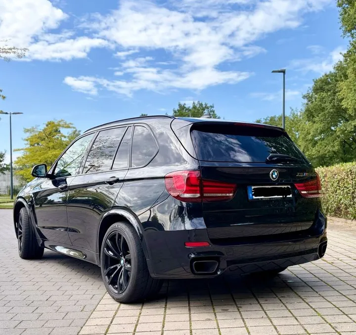 BMW X5 M50