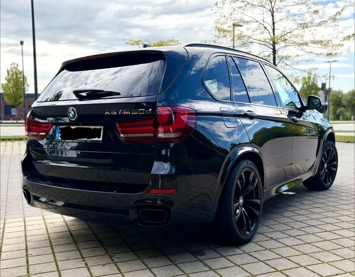 BMW X5 M50