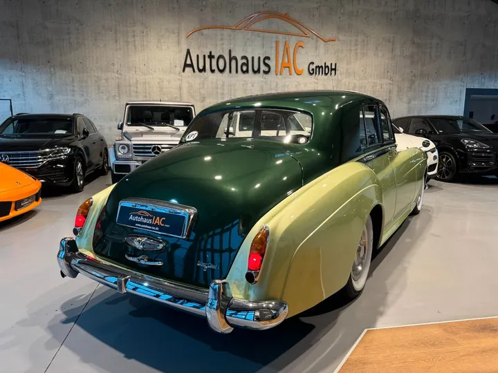 Rolls-Royce Silver Cloud