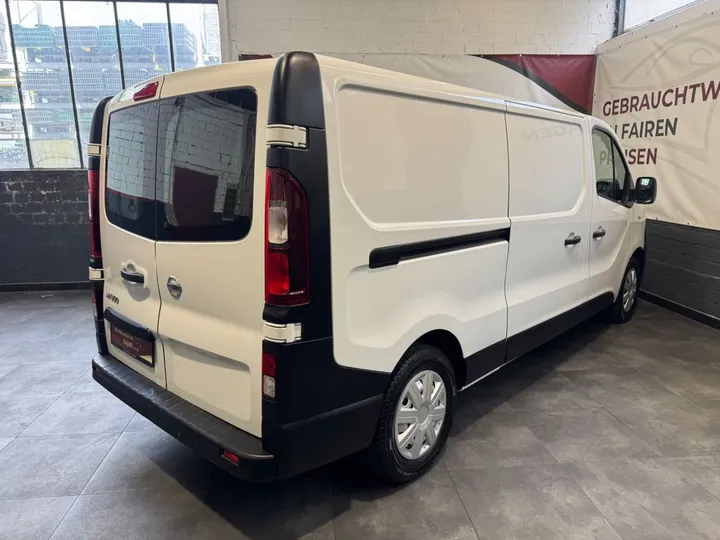 Nissan NV300