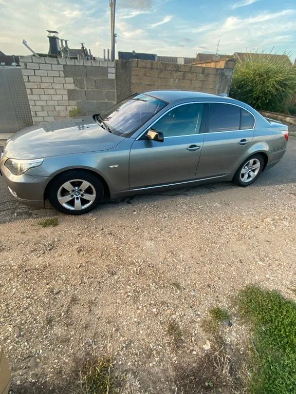 BMW 523