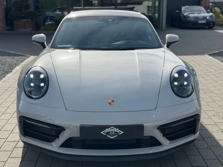 Porsche 992