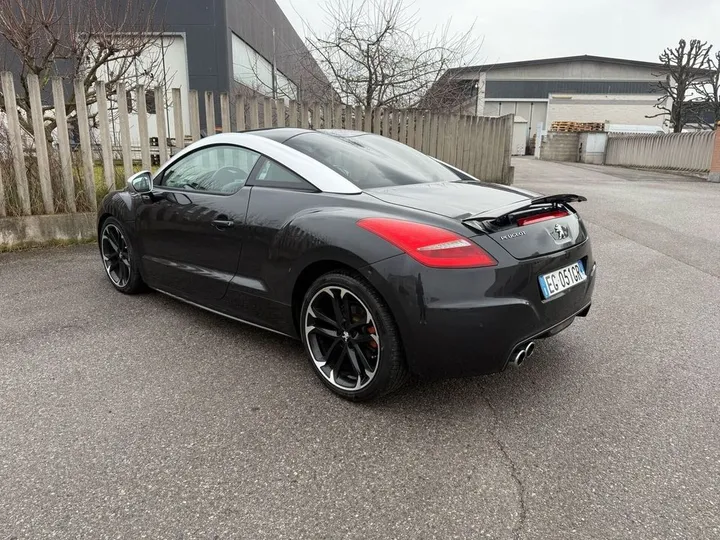 Peugeot RCZ