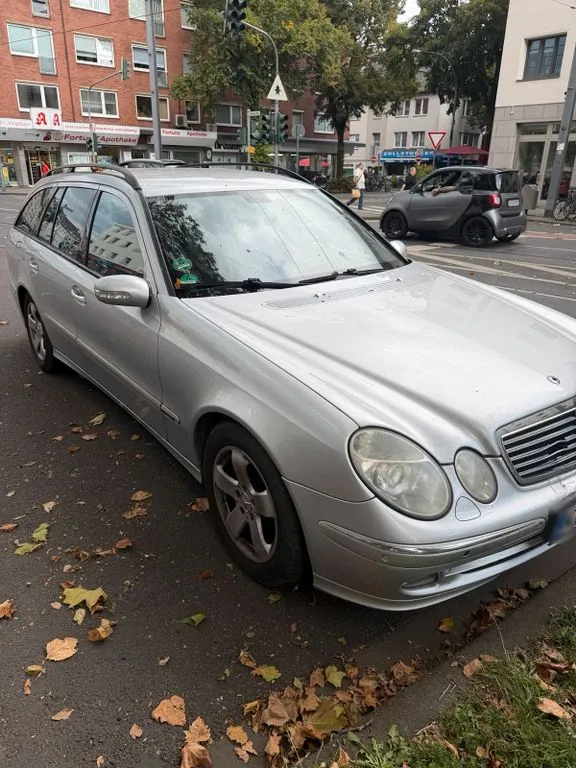 Mercedes-Benz E 220