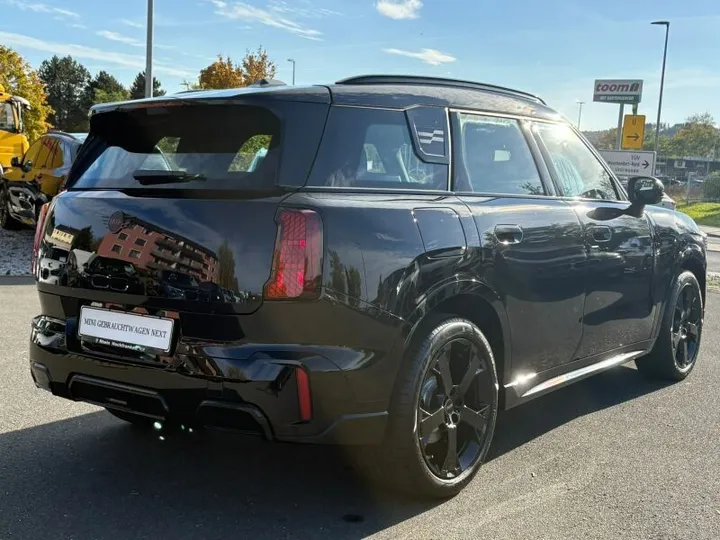 MINI John Cooper Works Countryman