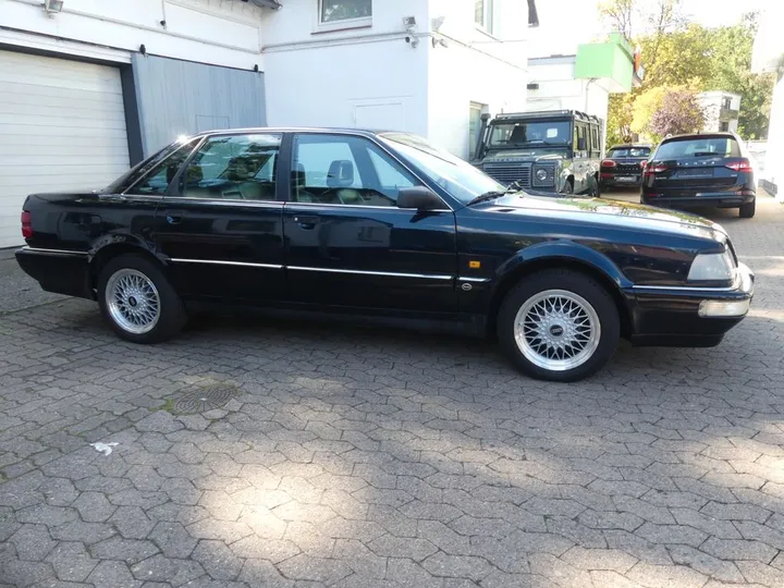Audi V8