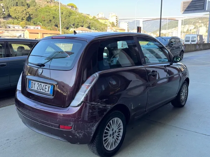 Lancia Ypsilon