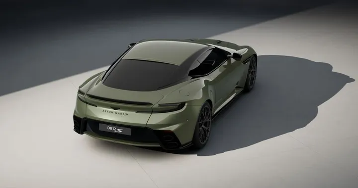 Aston Martin DB12