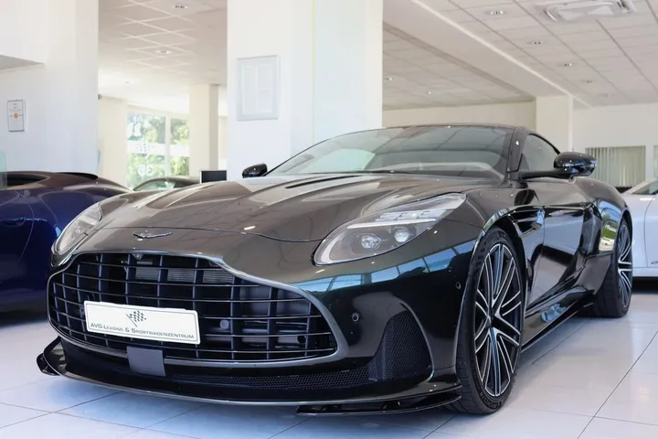 Aston Martin DB12