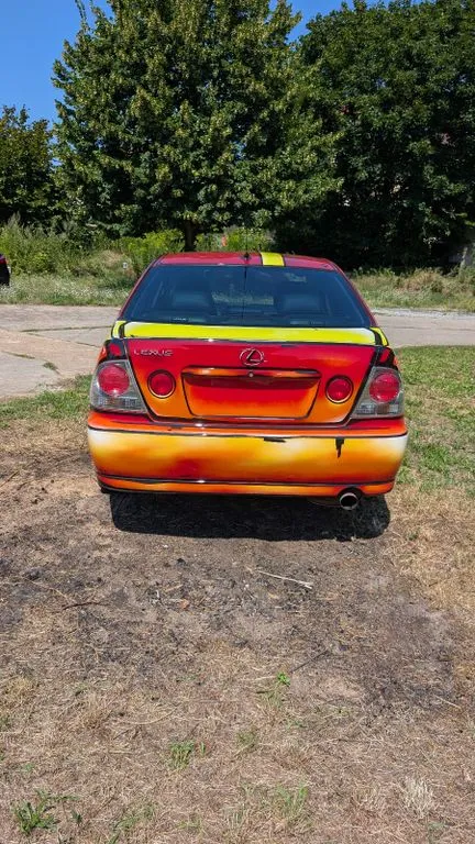 Lexus IS 200