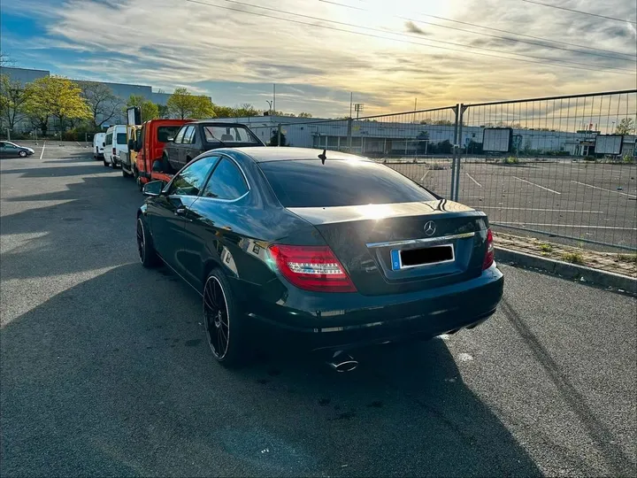 Mercedes-Benz C 220