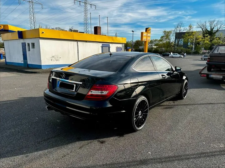 Mercedes-Benz C 220