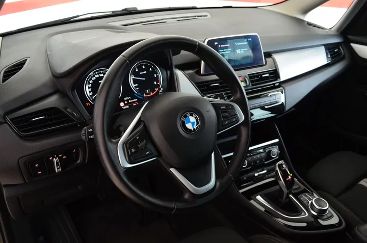BMW 218