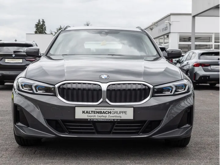 BMW 330
