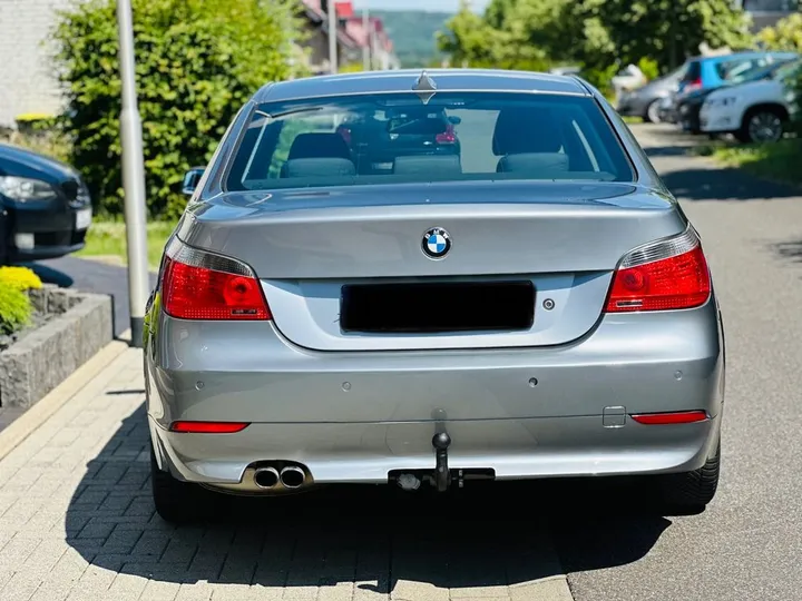 BMW 525