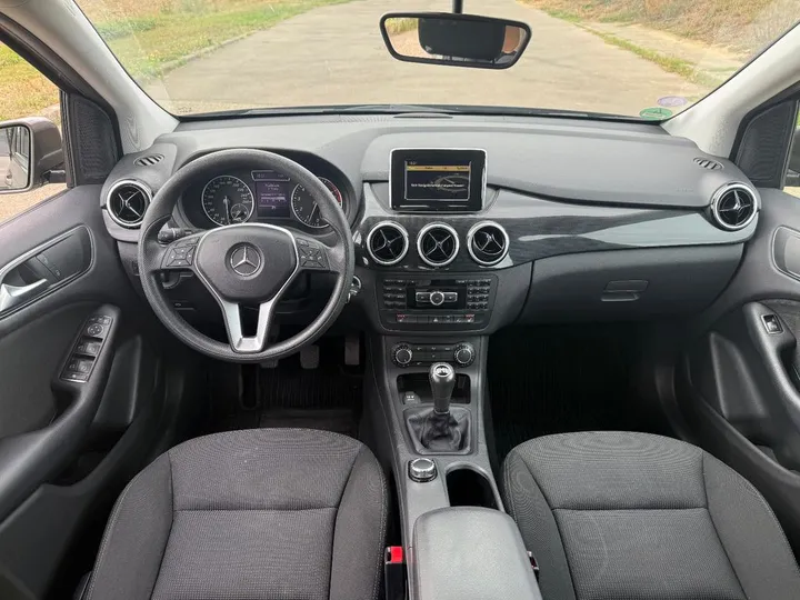 Mercedes-Benz B 200