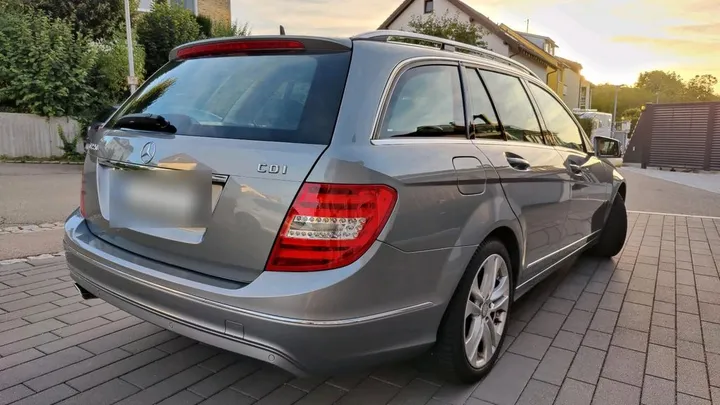 Mercedes-Benz C 220