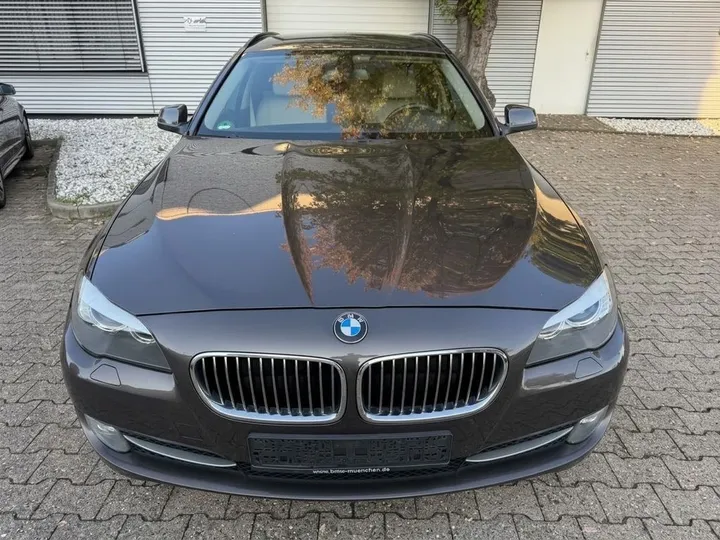 BMW 523