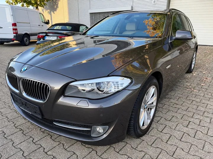 BMW 523