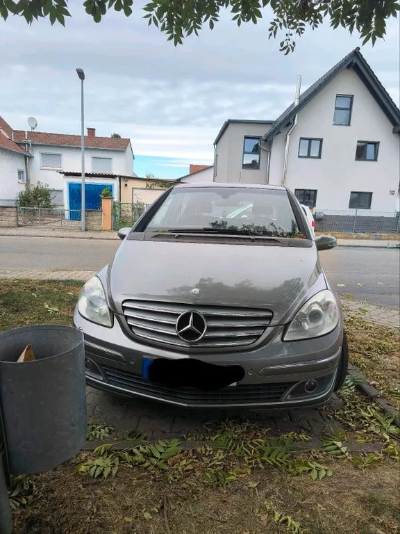 Mercedes-Benz B 200