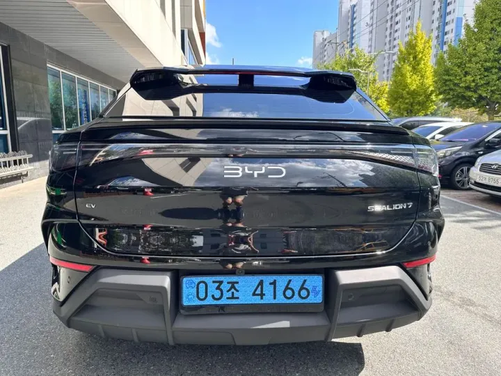 BYD Sealion 7