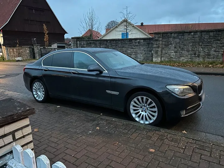 BMW 730