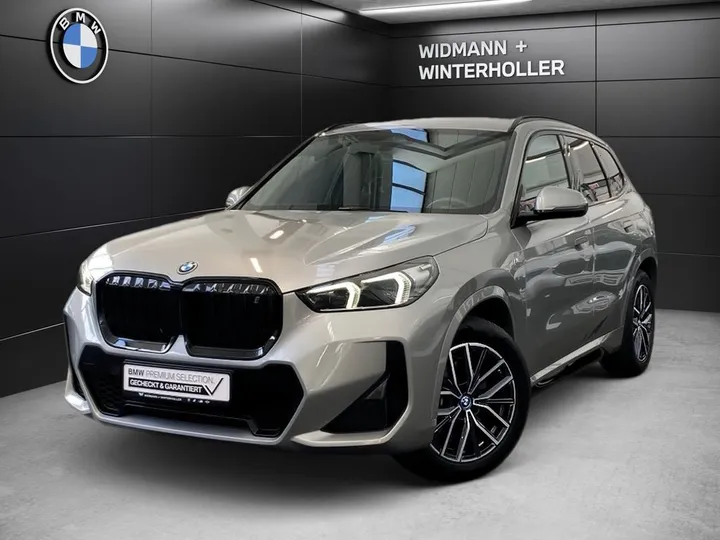 BMW iX1