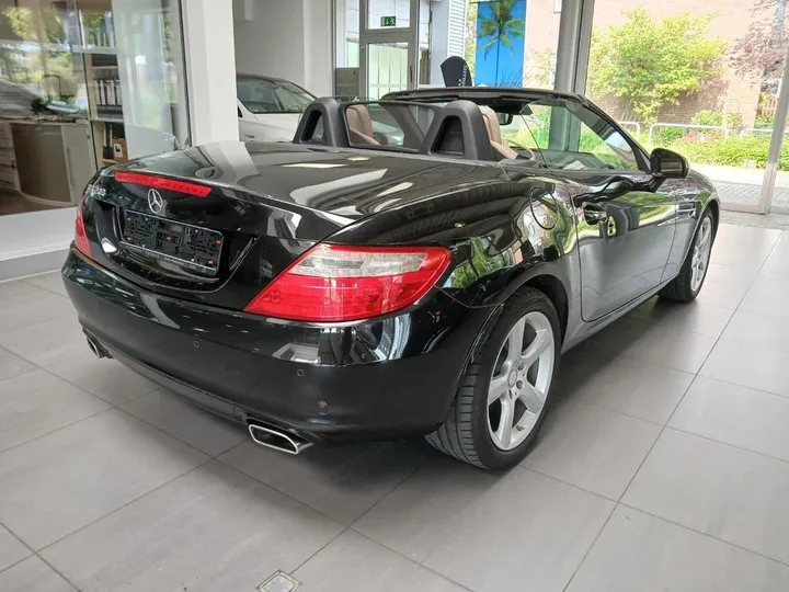 Mercedes-Benz SLK 200