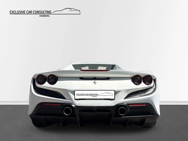 Ferrari F8