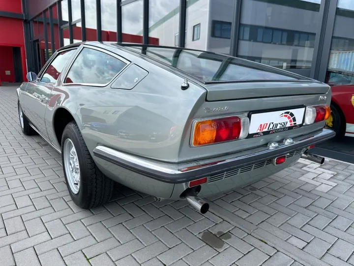 Maserati Indy
