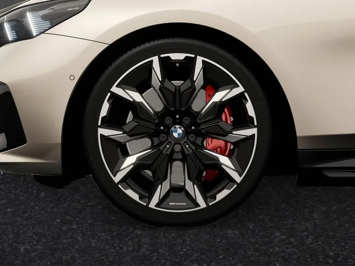 BMW i5