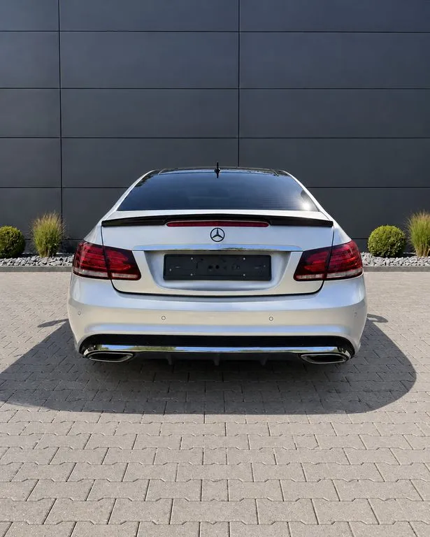 Mercedes-Benz E 320