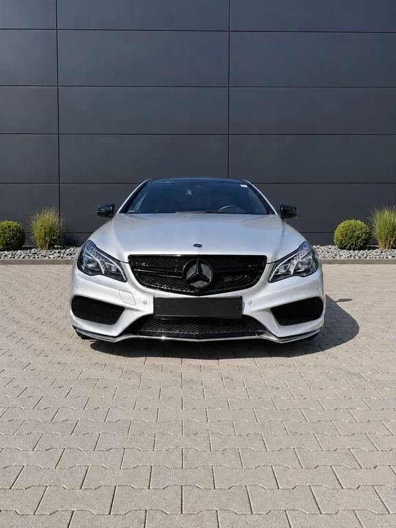 Mercedes-Benz E 320