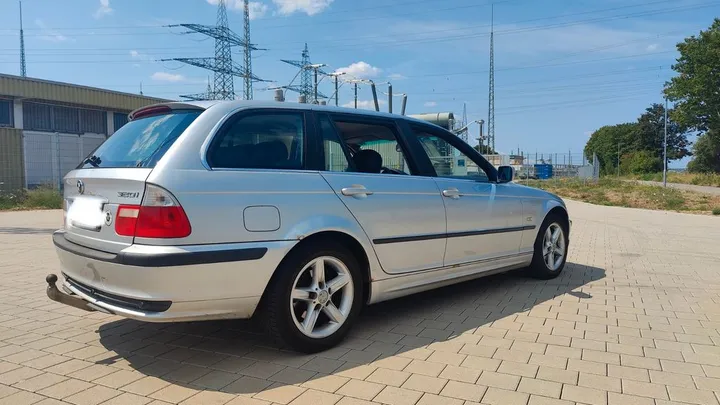 BMW 320