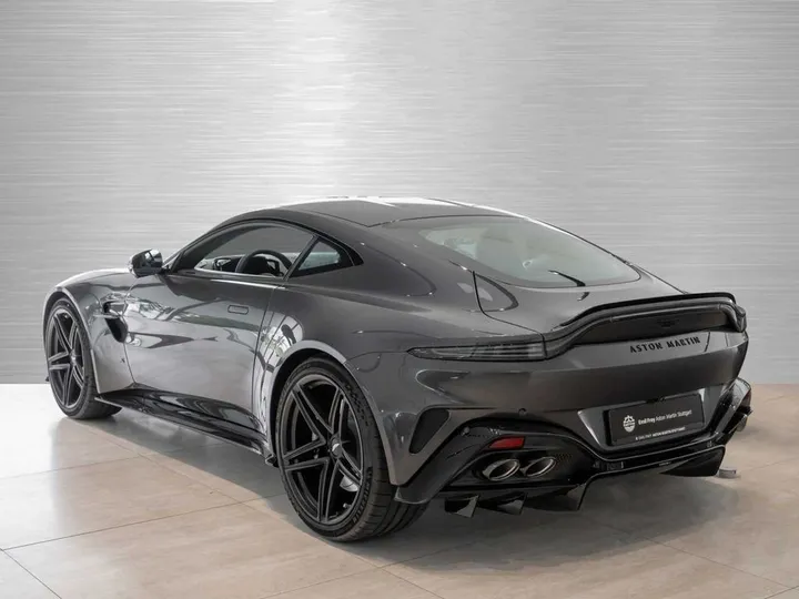 Aston Martin V8 Vantage