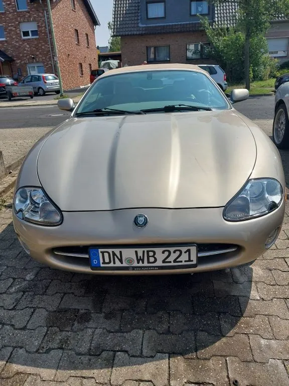 Jaguar XK8