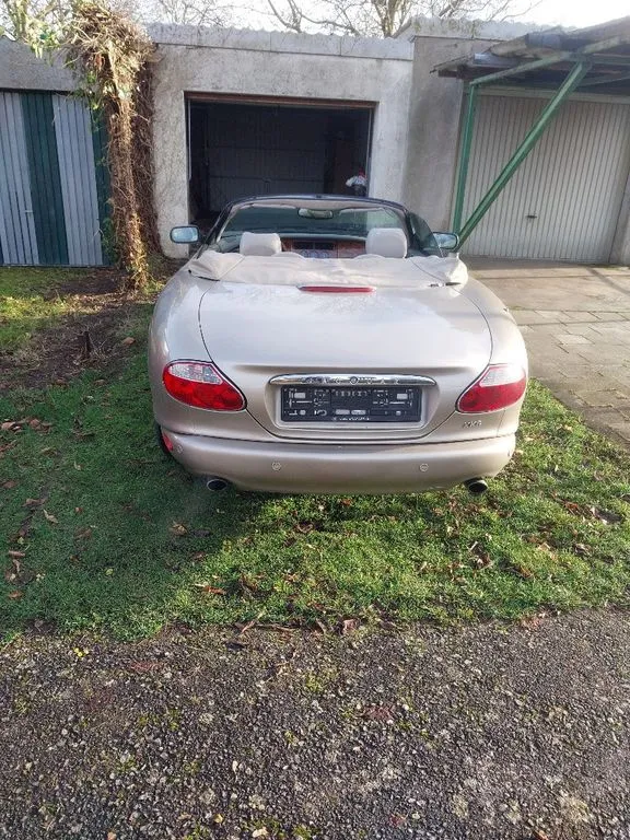 Jaguar XK8