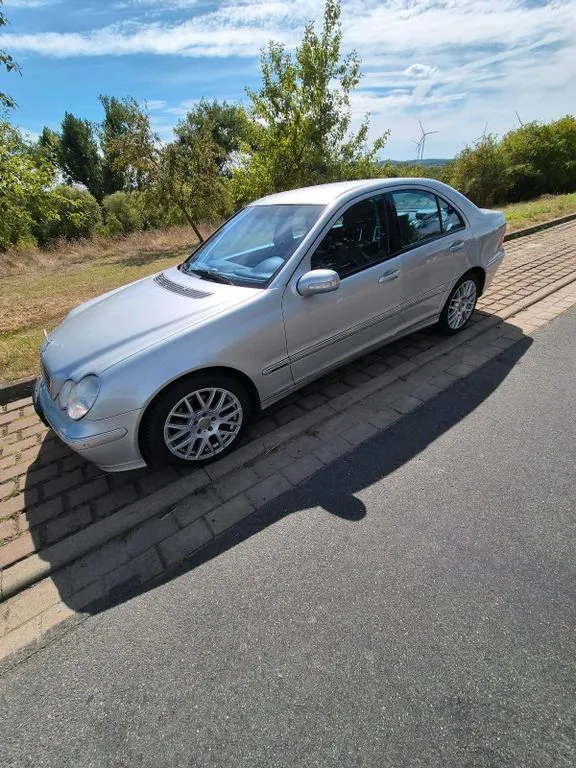 Mercedes-Benz C 240