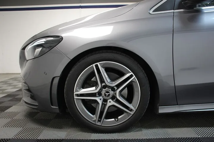 Mercedes-Benz B 220