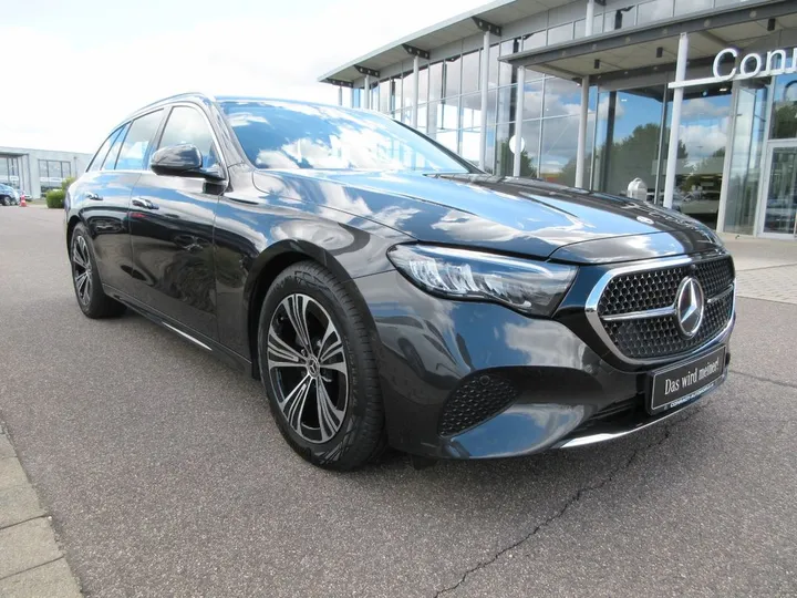 Mercedes-Benz E 220