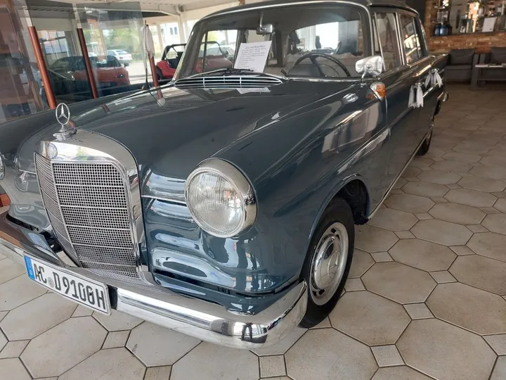 Mercedes-Benz 190