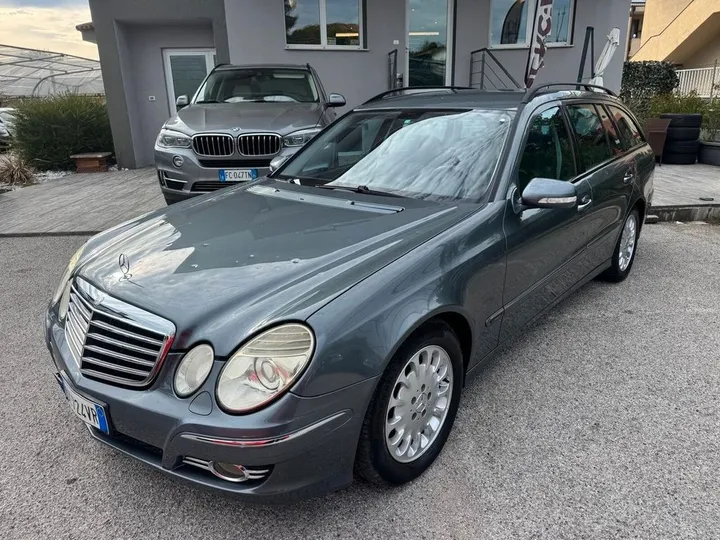 Mercedes-Benz E 220