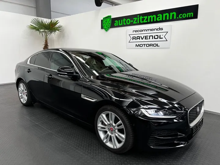 Jaguar XE