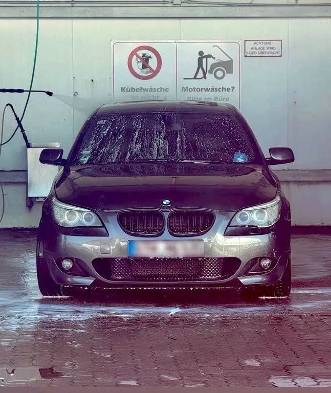 BMW 525