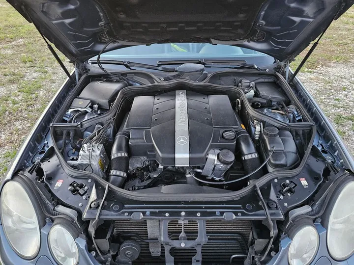 Mercedes-Benz E 240