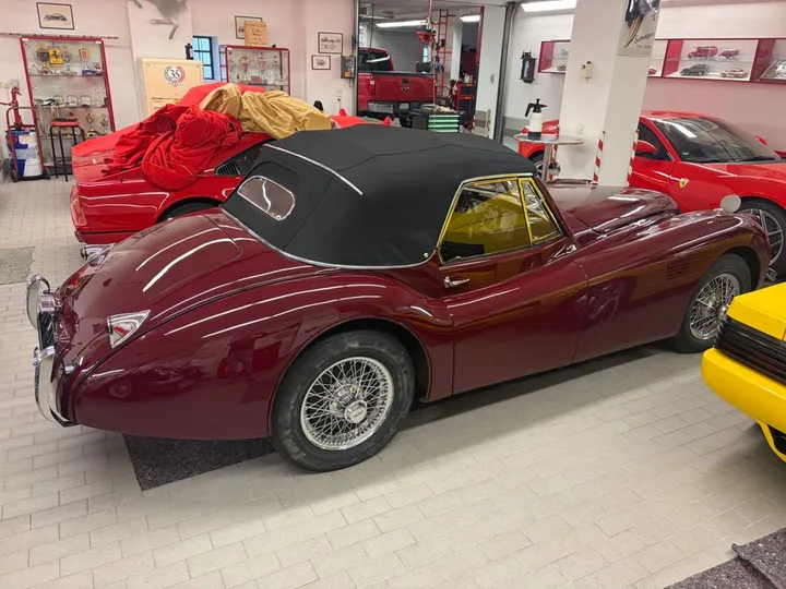 Jaguar XK