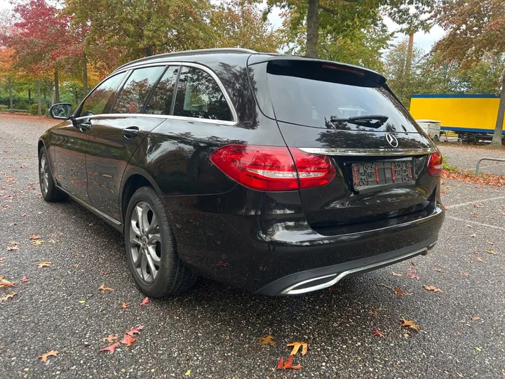 Mercedes-Benz C 220