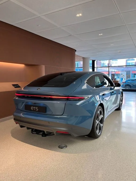 NIO ET5