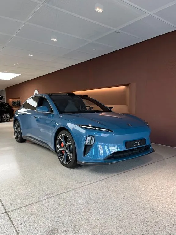 NIO ET5